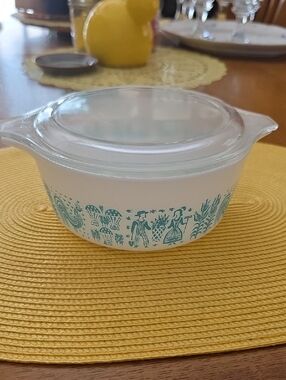 Vintage Pyrex 1 1/2 Pt Amish Butterprint Refridgerator Dish